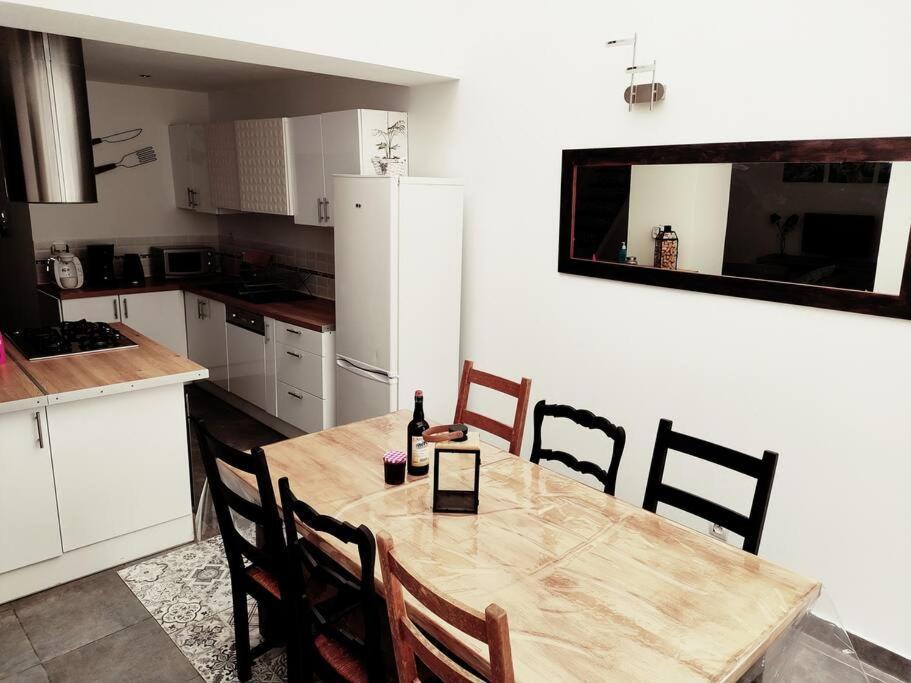 Superbe Maison Renovee Avec Agreable Jardin Sainte-Catherine  Luaran gambar